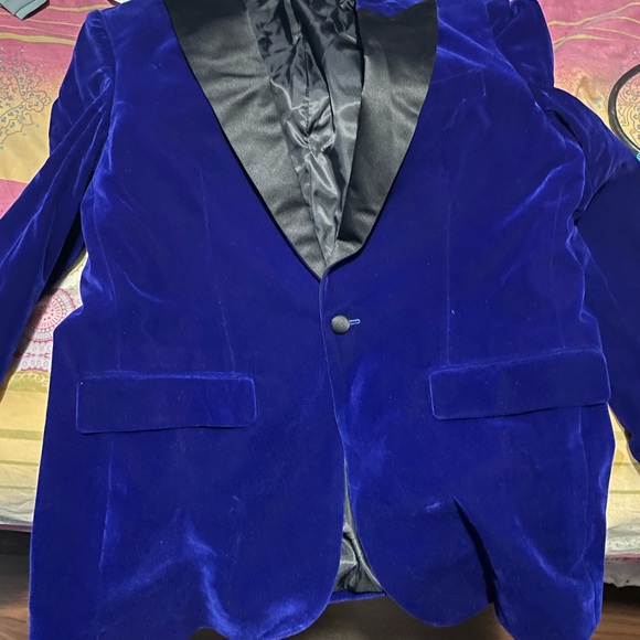 Royal Blue Velvet Tuxedo!! (Comes with matching bow) - Picture 2 of 5